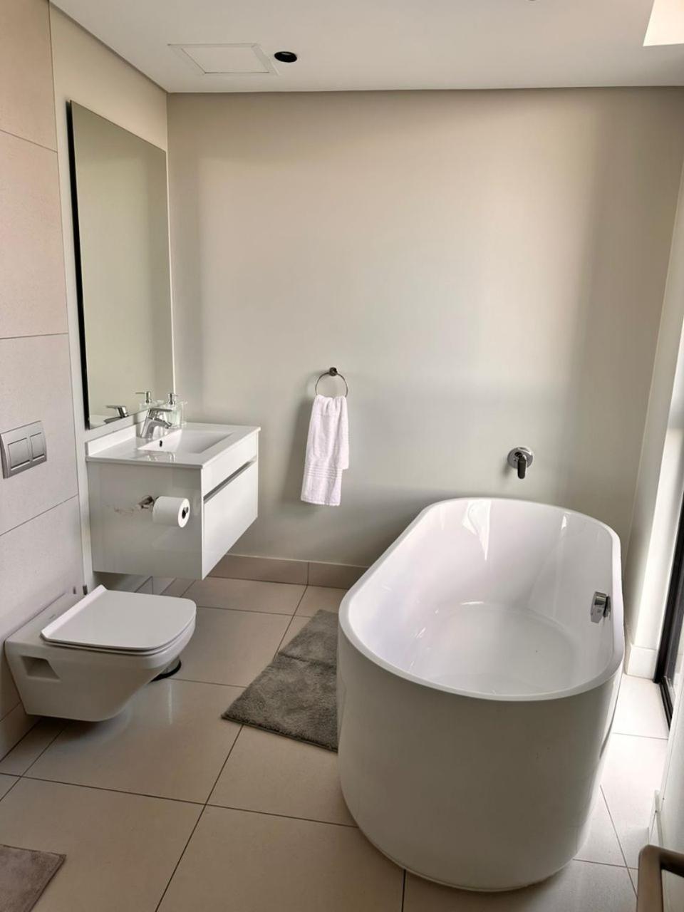 2115 Kepler, Ellipse - Serene Luxury