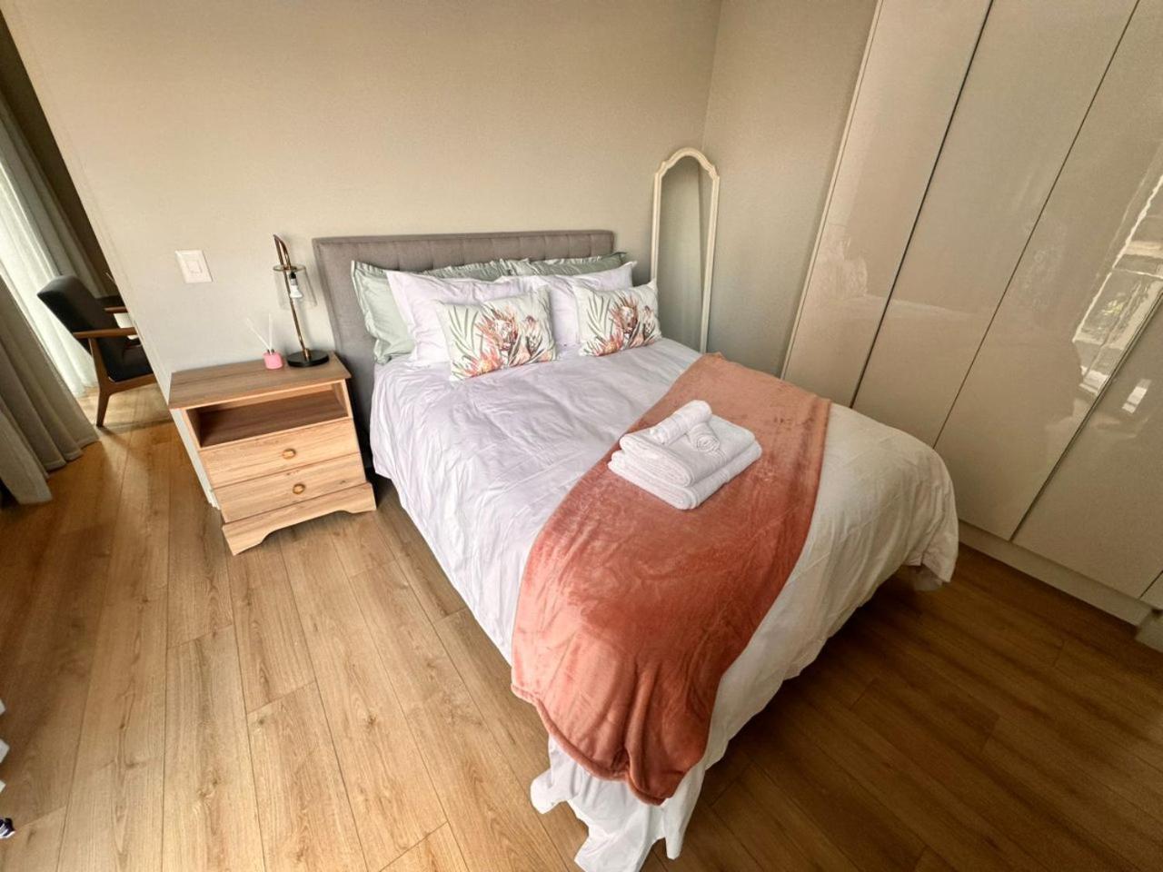 2115 Kepler, Ellipse - Serene Luxury Apartamento *